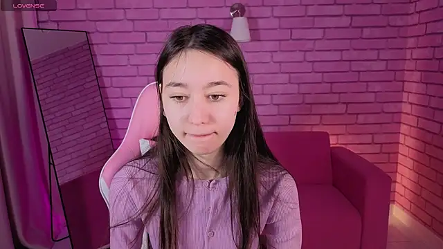 Snapshot of Nicole_Brownie chatting on March 24, 12:37 am Nicole Brownie online show from March 24, 12:37 am