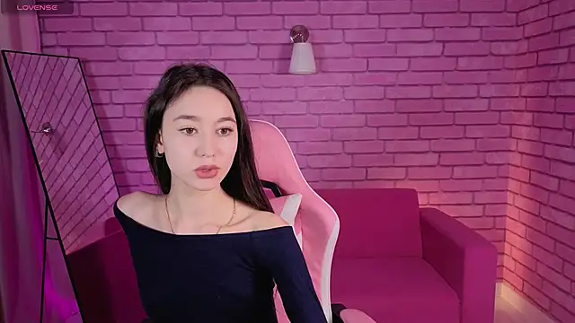 Snapshot of Nicole_Brownie chatting on March 27, 12:49 am Nicole Brownie online show from March 27, 12:49 am