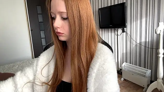 EmilyBubble online show from February 2, 5:39 am