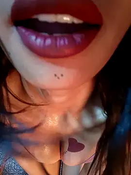 Snapshot of Sexyy_Alex__ chatting on February 21, 5:52 am Sexyy Alex online show from February 21, 5:52 am