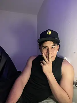 Snapshot of Maximuz1920 chatting on March 10, 5:34 am Maximuz1920 online show from March 10, 5:34 am