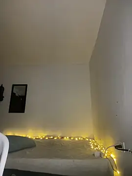 Snapshot of Maximuz1920 chatting on March 27, 10:09 pm Maximuz1920 online show from March 27, 10:09 pm