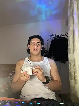 Maximuz1920 online show from July 16, 2:28 am