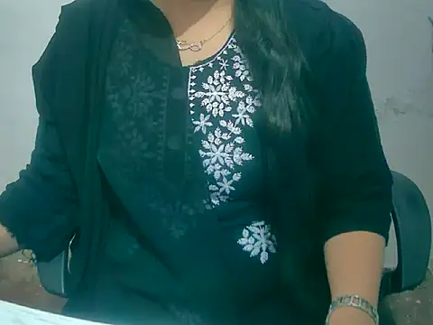 Snapshot of Cute_Aliyaa chatting on March 3, 8:20 am Cute Aliyaa online show from March 3, 8:20 am