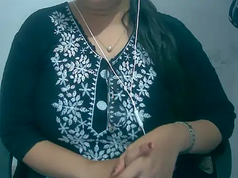 Snapshot of Cute_Aliyaa chatting on March 14, 9:15 am Cute Aliyaa online show from March 14, 9:15 am