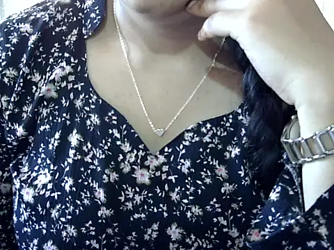 Snapshot of Cute_Aliyaa chatting on March 26, 9:37 am Cute Aliyaa online show from March 26, 9:37 am