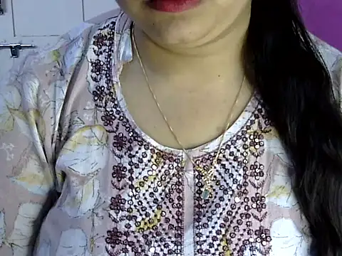 Cute Aliyaa online show from June 18, 1:37 pm