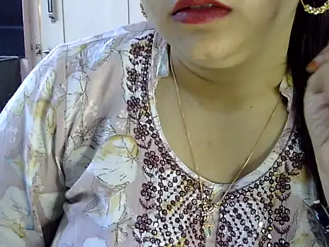 Cute Aliyaa online show from June 21, 11:02 am