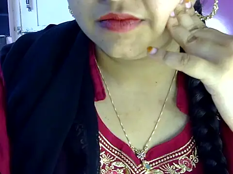 Cute Aliyaa online show from June 27, 11:04 am