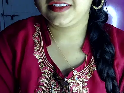 Cute Aliyaa online show from July 3, 1:28 pm