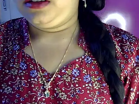 Cute Aliyaa online show from July 13, 12:30 pm