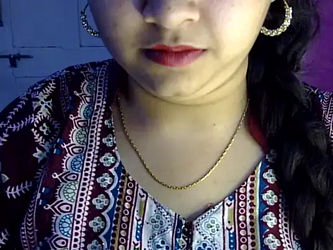 Cute Aliyaa online show from July 18, 12:42 pm