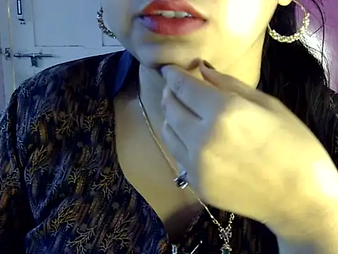 Cute Aliyaa online show from July 23, 11:19 am