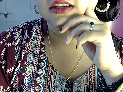 Cute Aliyaa online show from July 25, 12:47 pm