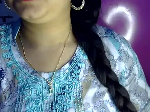 Cute Aliyaa online show from July 28, 2:13 pm