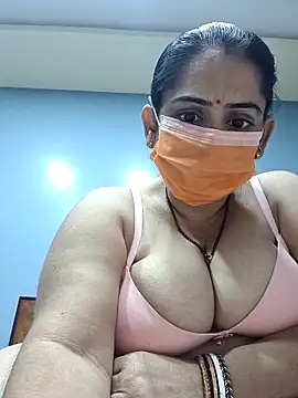 diyam4002 online show from February 2, 7:18 am