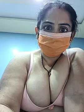 diyam4002 online show from February 9, 9:19 pm