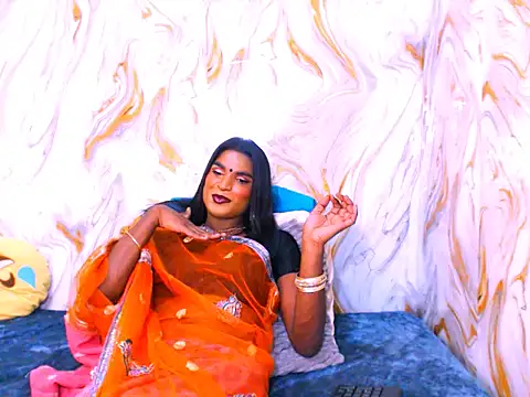 Snapshot of spicybarbie chatting on March 24, 5:18 pm spicybarbie online show from March 24, 5:18 pm