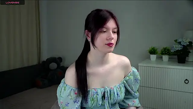 Snapshot of SelmaCarolfi chatting on March 30, 1:28 am SelmaCarolfi online show from March 30, 1:28 am