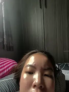 Phuonghot189 online show from February 17, 8:00 am