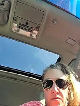 Sunflower0025 online show from February 13, 9:22 pm