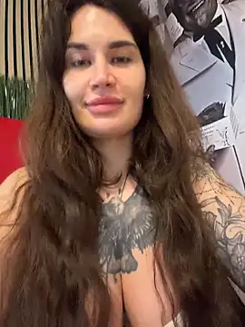 Snapshot of TattooGirlAlia chatting on April 4, 7:06 am TattooGirlAlia online show from April 4, 7:06 am