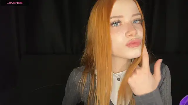 Snapshot of Kiralovessto chatting on March 8, 6:34 pm Kiralovessto online show from March 8, 6:34 pm