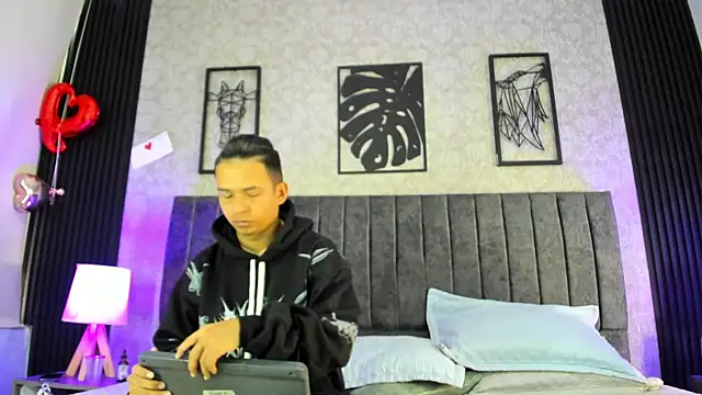 bliinkii and luka  online show from March 17, 1:14 pm