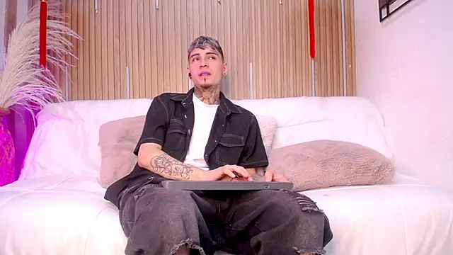 Max Hader online show from March 2, 4:36 am