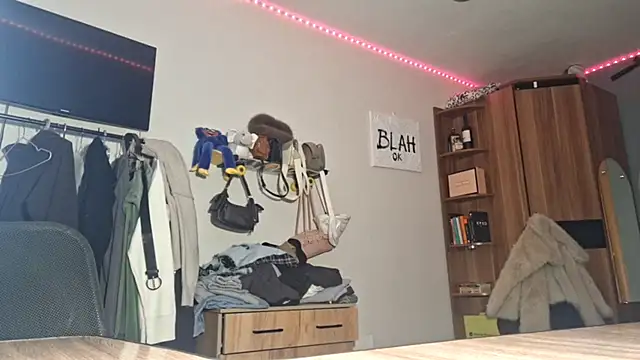 ChongTreece online show from February 22, 6:13 am