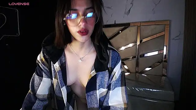 Skaller james a online show from February 4, 12:44 pm