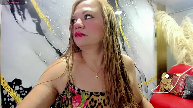 alicee  mature online show from February 21, 3:29 am