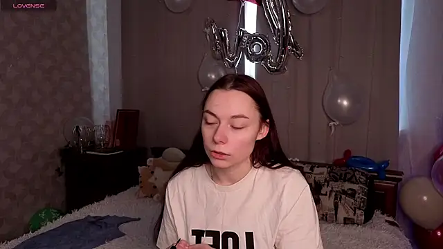 Snapshot of BuenaSchmaling chatting on February 15, 9:08 am BuenaSchmaling online show from February 15, 9:08 am