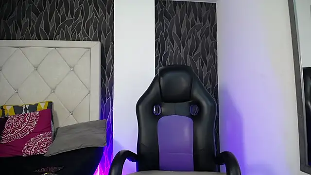 Dominik Souza online show from February 4, 3:40 pm