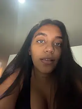 Snapshot of Arianna-Dior chatting on June 14, 9:50 pm Arianna-Dior online show from June 14, 9:50 pm