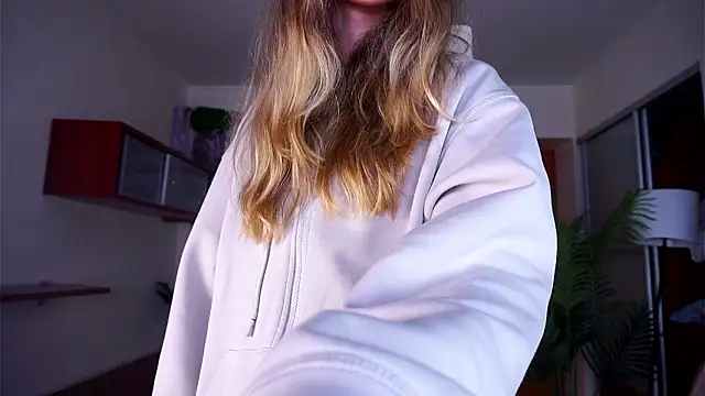 Snapshot of UshaAshauer chatting on February 16, 11:06 am UshaAshauer online show from February 16, 11:06 am