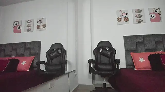 Snapshot of Isabella_Moon9 chatting on May 22, 11:27 am Isabella Moon9 online show from May 22, 11:27 am