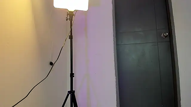 tammy bensom1 online show from June 24, 1:10 pm