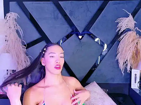 Snapshot of KylieWhitee chatting on March 18, 1:25 pm KylieWhitee online show from March 18, 1:25 pm