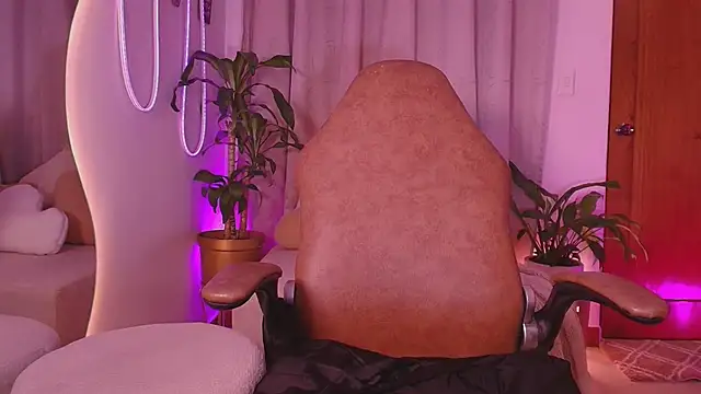  lindapynk  online show from February 11, 7:19 pm