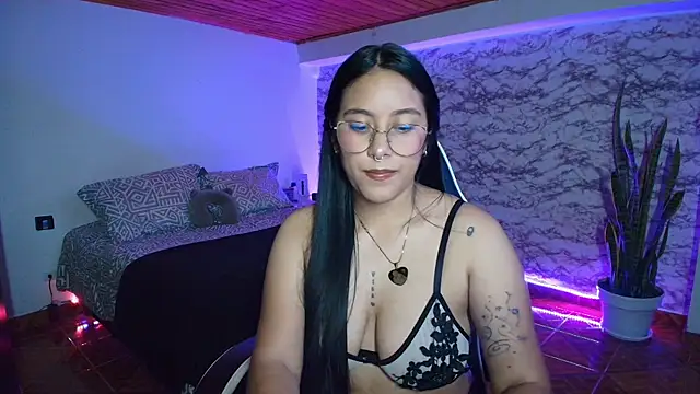 Camila IRoose online show from June 19, 11:30 pm