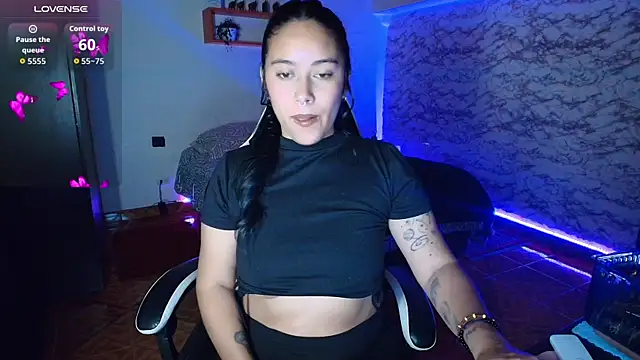 Camila IRoose online show from July 12, 11:51 pm