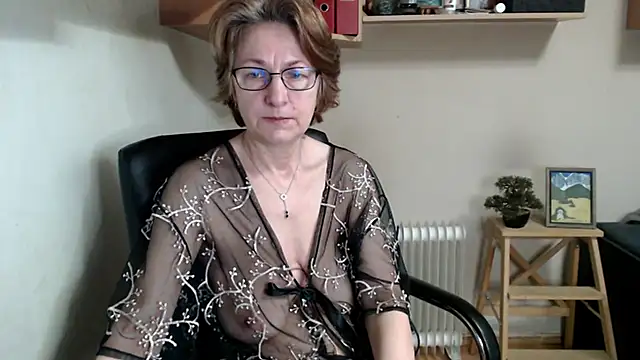katemodel online show from April 19, 6:24 am