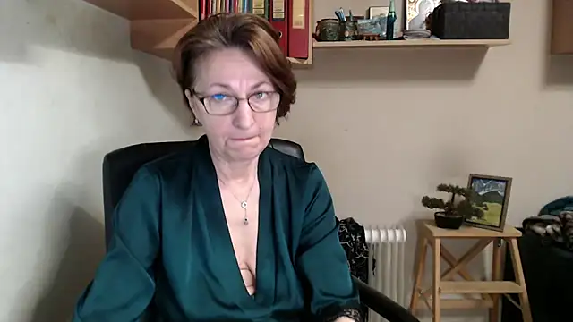 katemodel online show from May 27, 6:54 am