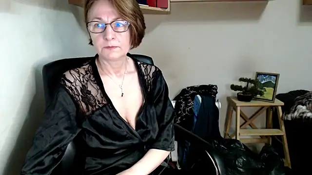 katemodel online show from June 10, 6:23 am