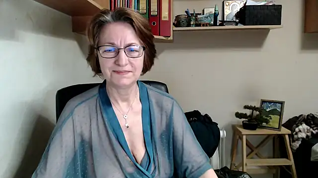 katemodel online show from June 11, 5:27 am