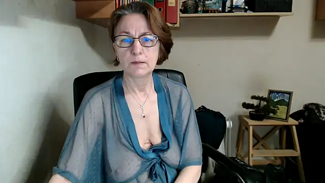 katemodel online show from June 13, 6:22 am