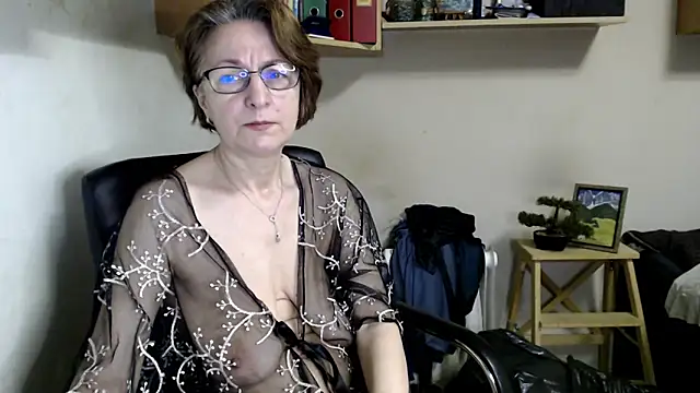 katemodel online show from June 14, 5:31 am