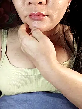 Snapshot of Reina_Fcup01 chatting on February 21, 7:31 am Reina Fcup01 online show from February 21, 7:31 am