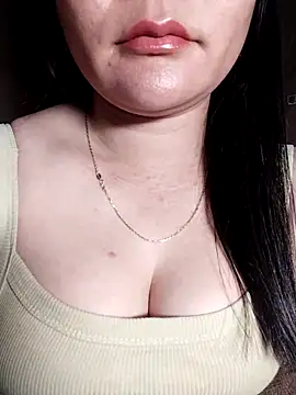 Snapshot of Reina_Fcup01 chatting on February 24, 12:30 am Reina Fcup01 online show from February 24, 12:30 am